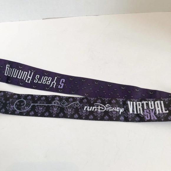 runDisney Virtual 5k 2020 Madam Leota Run Race Medal Seance Foolish Mortal - Picture 4 of 4